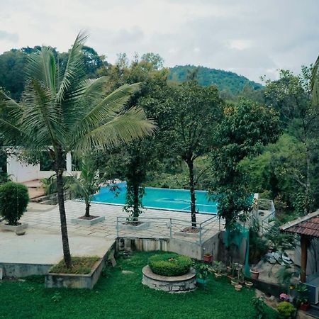 Coorggavadana Hotel Madikeri Buitenkant foto