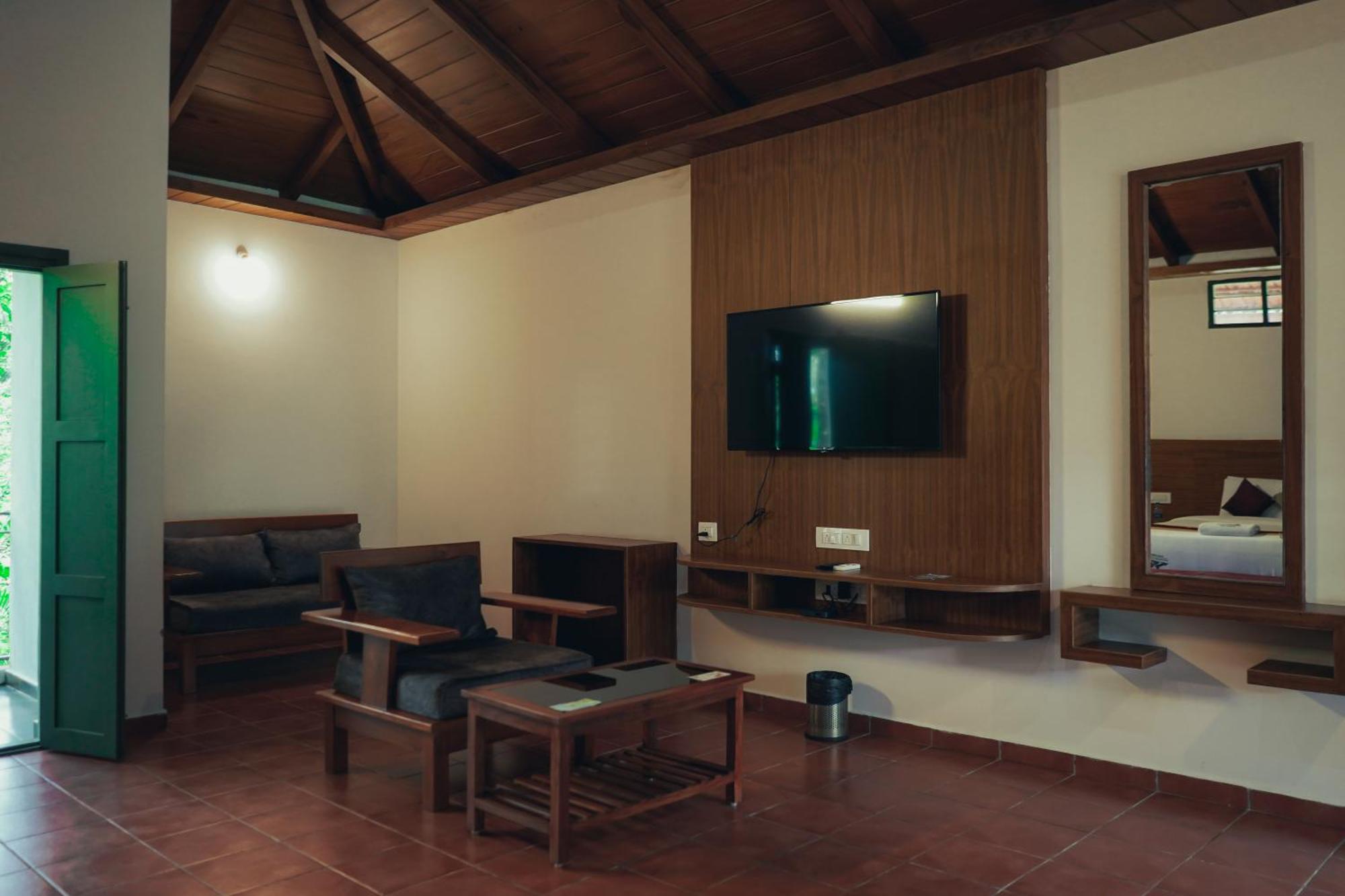 Coorggavadana Hotel Madikeri Buitenkant foto